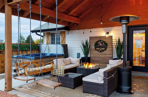 Kanab House | 2 Bedroom Near Zion Bryce Wave: Hot Tub, Dining/Patio & Games - Red Rock Views!