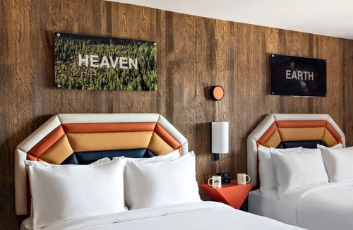 Flagstaff Hotel | 2 Family-Friendly Comfort in the Heart of Flagstaff | Pets Allowed & Pool Access