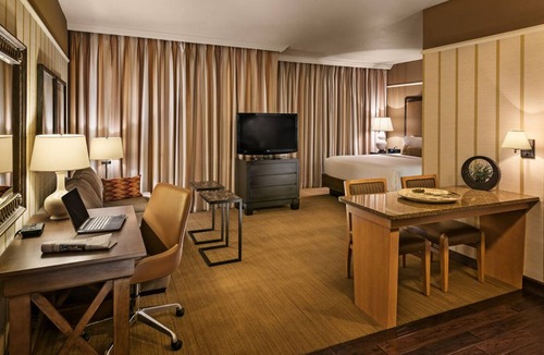 Gainey Village Villas Hotel | 2 Family-friendly Units! Close to Wrigley Mansion w/Free Parking & Outdoor Pool