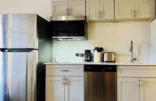 Sierra Vista Apartment | 2 Full Beds Kitchen Non-Smoking