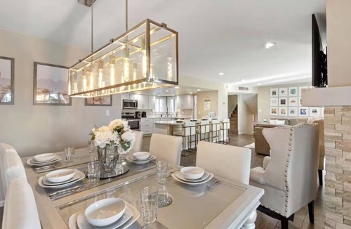South Scottsdale House | 🌴2 King Suites, Huge HEATED POOL& SPA, 8 MIN TO OLD TOWN,2 LIVING ROOMS, FIREPIT