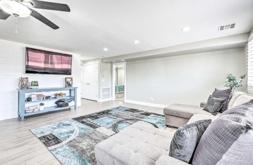 Gilbert Apartment | 2 Mi to Dtwn Gilbert! Snowbird Escape w/Pool