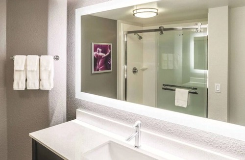 Woodlands Village House | 2 x 2 Non-smoking Double Beds at La Quinta Inn by Wyndham Flagstaff