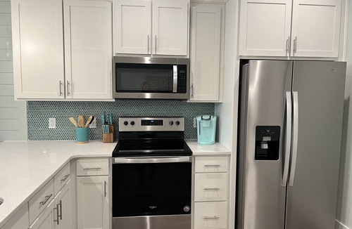 Jekyll Island Condo | 20% weekly discount! 3 BR Condo. End Unit. Walk to Marina & Zachrys!