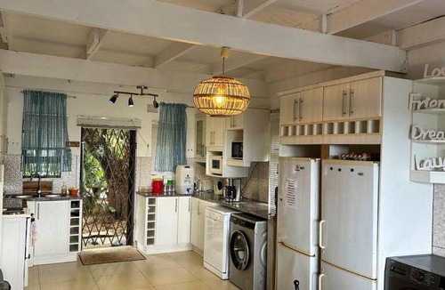 Port Edward House | 200 m² House ∙ 5 bedrooms ∙ 10 guests