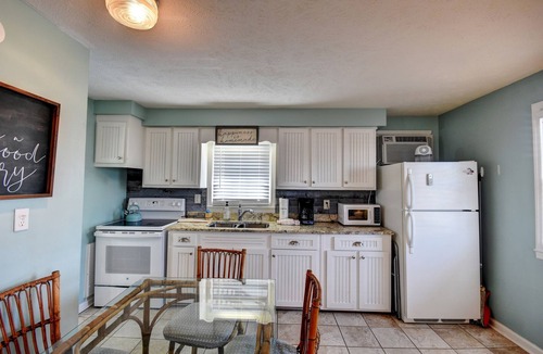 Cherry Grove Beach Condo | 202 28th Ave Unit 6 1 Bedroom Condo
