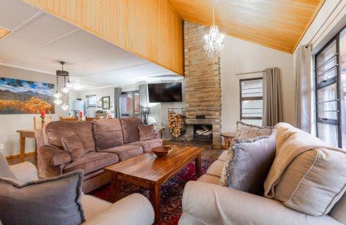 Cathkin Park House | 220 m² House ∙ 4 bedrooms ∙ 8 guests