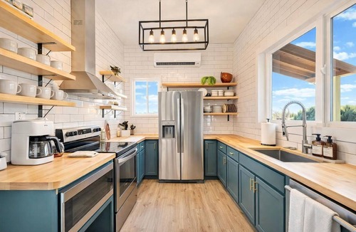 Valle House | 25 Min to Grand Canyon, Hot Tub, Fire Pit & Fun