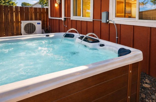 Valle House | 25 Min to Grand Canyon, Hot Tub, Fire Pit & Fun