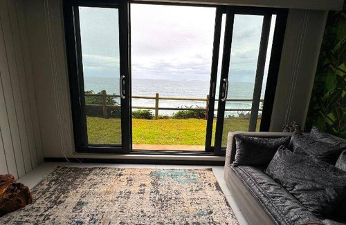 Sheffield Beach House | 250 m² House ∙ 3 bedrooms ∙ 6 guests