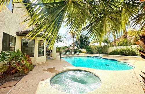 Val Vista Lakes House | 2800 SQFT Estate - Large Yard - Val Vista Lakes