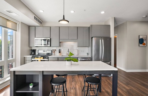Downtown Minneapolis Apartment | 2BR 2BA CozySuites in Marquee with pool & gym