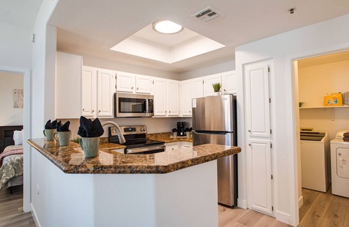 Central Scottsdale Condo | 2BR Scottsdale Ground Floor Condo w Pool, Hot Tub, Close to Mayo!