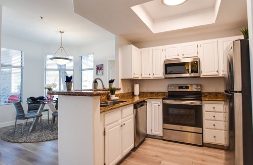 Central Scottsdale Condo | 2BR Scottsdale Ground Floor Condo w Pool, Hot Tub, Close to Mayo!