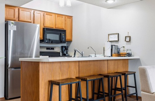 Notch Estates Condo | 2mi to Silver Dollar City | Pool & Playground- Whistle Stop Haven