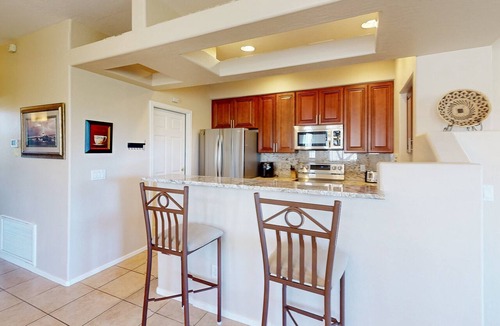 Rancho Vistoso Condo | 2nd-floor condo with sunset, mtn, & valley views, hot tub, pool, gym, balcony