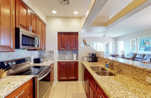 Rancho Vistoso Condo | 2nd-floor condo with sunset, mtn, & valley views, hot tub, pool, gym, balcony
