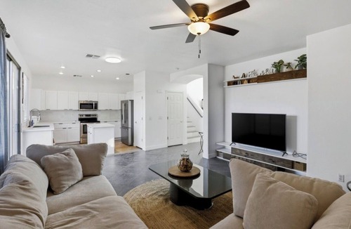 Ironwood Estates House | 3-bedroom house in fantastic Chandler with cool AC