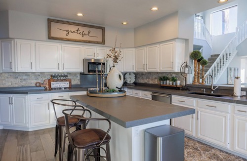 County Island House | 3-Bedroom Luxury Home Mesa, AZ, Private Pool, Hot Tub & Putting Green/Golf