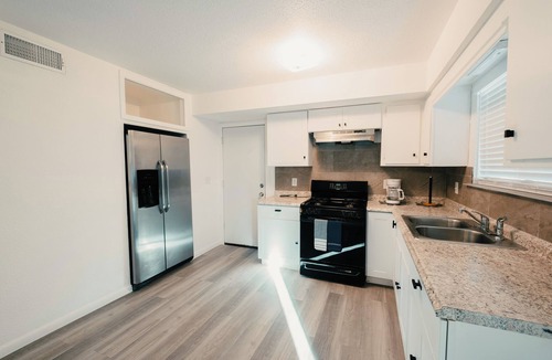 Tucson House | 3 Bedroom Retreat, 5 Min to AFB, Relaxing backyard!
