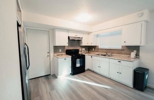 Tucson House | 3 Bedroom Retreat, 5 Min to AFB, Relaxing backyard!