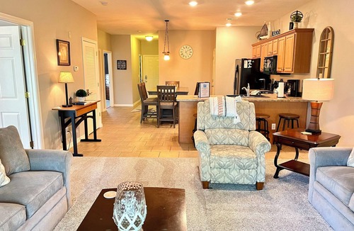 Hollister Condo | 3 BR, 2 Bath Upper Level Condo on Table Rock Lake, Dock Access and fireplace