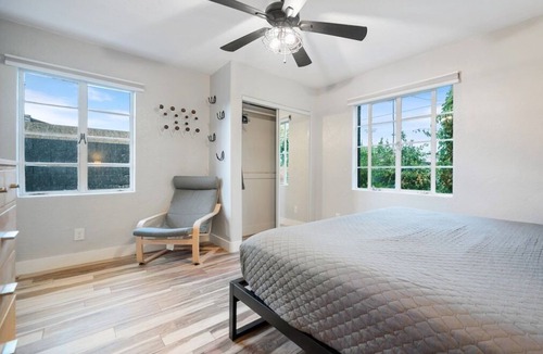 Coronado House | 3 KING beds, Open Concept, Shaded Lounge outside, Fenced Yard, Pet Friendly