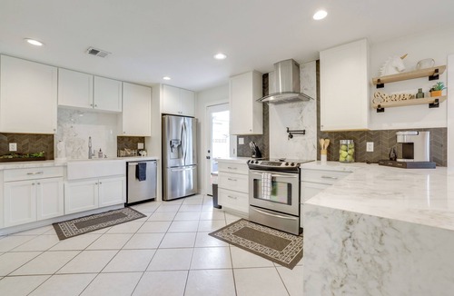 Cox Heights House | 3 Mi to Old Town: Modern Oasis, Game Room + Pool