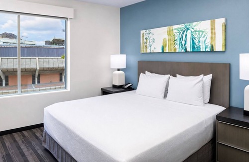 Tempe Hotel | 3 Tempe Suites – Pool, Gym, Walk to Mill Ave, Lake, Desert Garden & Dining