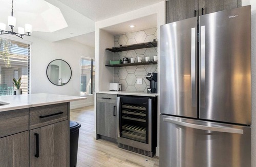 Desert Paradise Estates Apartment | 3BR CozySuites Kierland Commons with pool #12