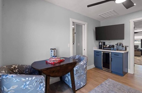 Queen Valley House | 3BR desert retreat with mountain views