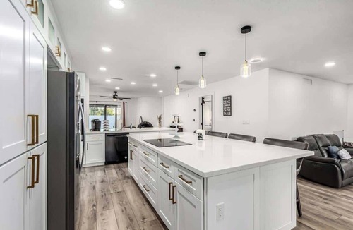 Dobson Ranch House | 3BR Retreat w/Diving Pool, BBQ & Workspace