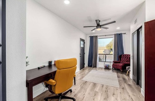Dobson Ranch House | 3BR Retreat w/Diving Pool, BBQ & Workspace