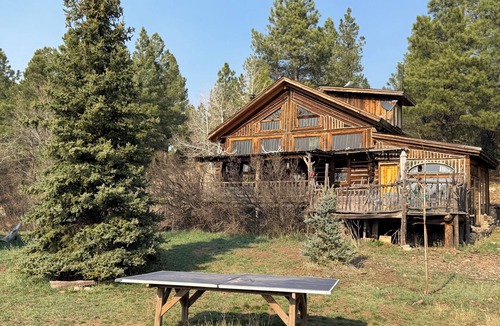 Flagstaff Cabin | 4-bedroom cozy authentic log cabin on acreage in peaceful Flagstaff with hot tub