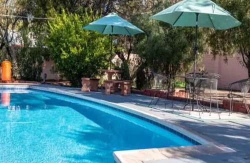 Sam Hughes House | 4 Bedrooms, 2000 sq feet. in Historic Sam Hughes with Pool & AC