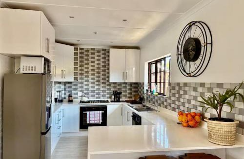 Hilton Villa | 4 Laddswood Lodge
