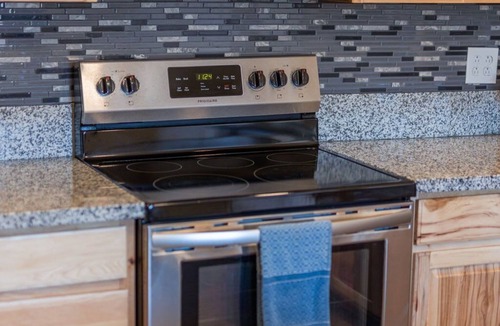 Tucson House | 4BR 2BA Jacuzzi Putting Green Near Airport Unit B