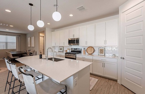 Gold Canyon House | 4BR Gold Canyon fire pit, pickleball, basketball & outdoor amenities