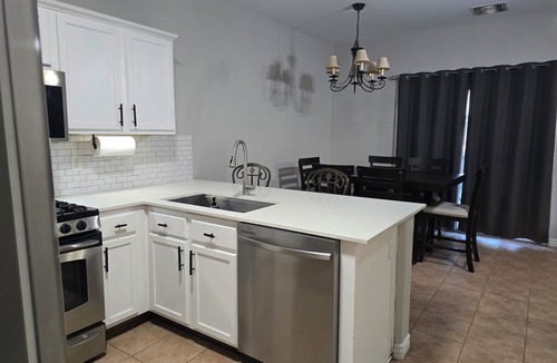 Tucson House | 4BR Home w/enclosed back yard near Kino Complex, airport & I-10 Pet Friendly