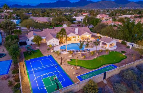 Central Scottsdale Villa | 4Million Designer WaterslideWonderlandTheatreGymSportCourtShuffleboard Court