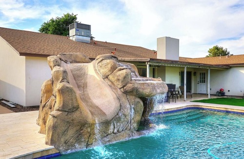 Chandler House | 5-bedroom house in Chandler with heated pool, hot tub, and 2 primary’s