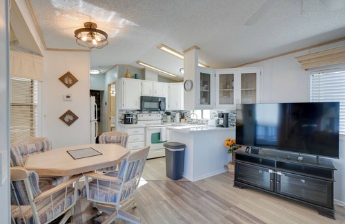 Surprise House | 5 Mi to Sun City: Snowbird Rental w/Pool Access