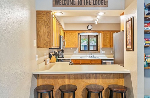 Notch Estates Apartment | 5 Min to Branson! Relaxing Stay with Scenic Views