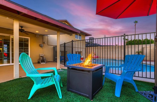 Village Grove House | 5 min to Old Town l Heated Pool l Spa l Game Room l Putting Green