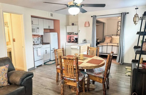 Harrison East South House | 5 Mins to NW Med Cntr/Studio/Duplex/1 BD 1 BA