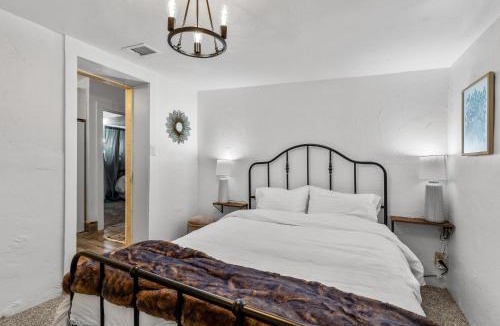 Southside House | 5 minute walking to downtown, NAU, coffee shops, shopping, parks and more!