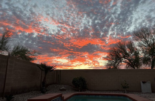 San Tan Valley House | 5 Star~Heated Pool~SpaHotTub~New furniture~EVplug~Relaxing Oasis Desert Retreat!