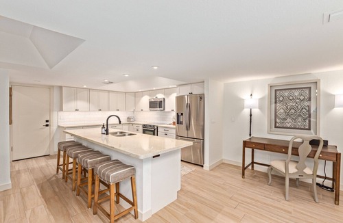South Scottsdale House | 5 STAR NEW FURNISHINGS HI SPEED INTERNET, 2 pools McCormick Ranch Walkable