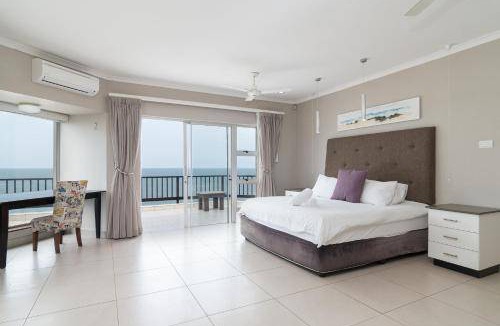 Sheffield Beach House | 500 m² House ∙ 5 bedrooms ∙ 10 guests
