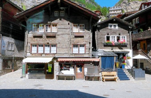 Zermatt Apartment | 52 m² Apartment ∙ 2 bedrooms ∙ 4 guests